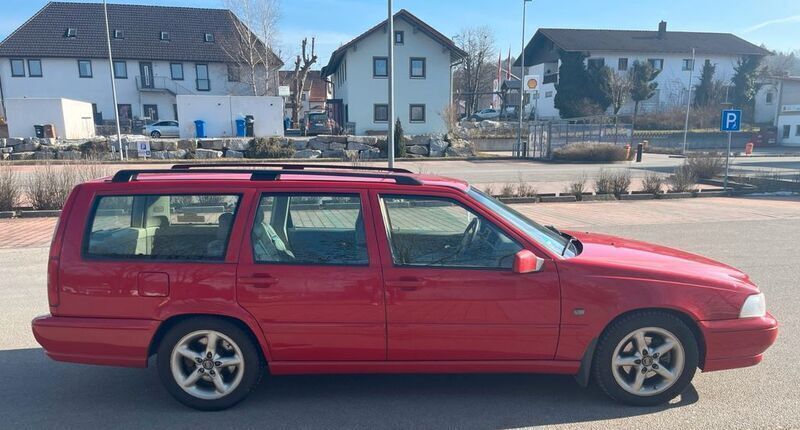 Gebraucht Volvo V70 140 PS (102 kW) 1999 Rot Kombi