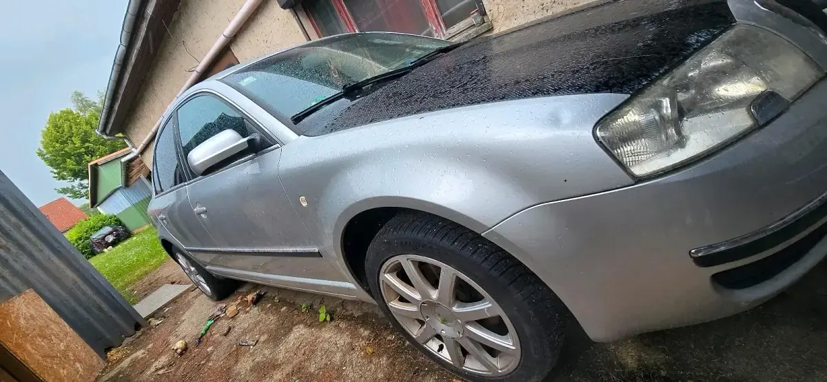 Gebraucht Skoda Superb 150 PS (110 kW) 2002 Silber Limousine