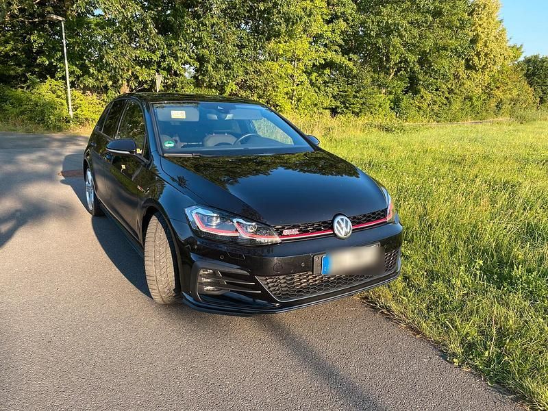 Schwarz Gebraucht 2019 VW Golf VII GTI Limousine | 22.900 € (Fairer Preis) - Bild 1/4