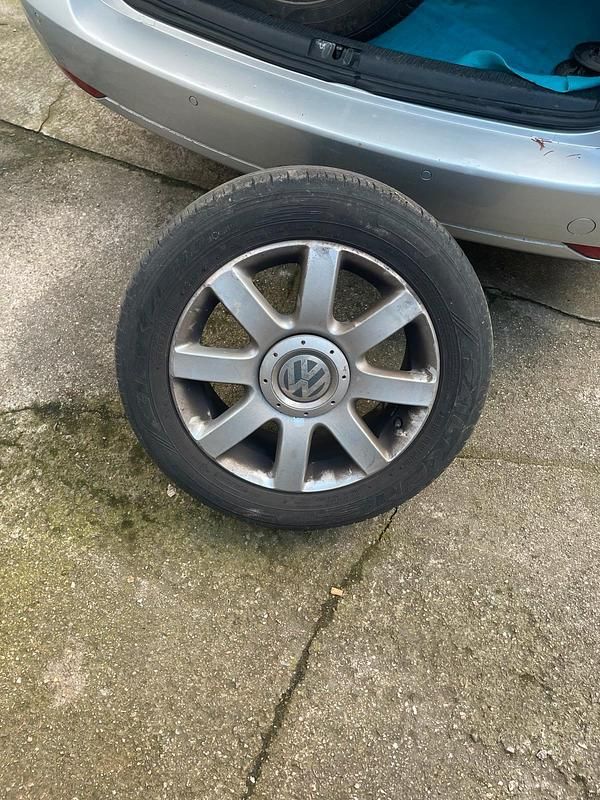 Gebraucht VW Touran 105 PS (77 kW) 2011 Silber Van / Kleinbus