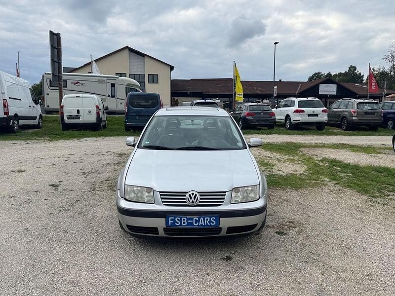 Silber Gebraucht 2001 VW Bora Comfortline Limousine | 950 € (Superpreis) - Bild 1/4