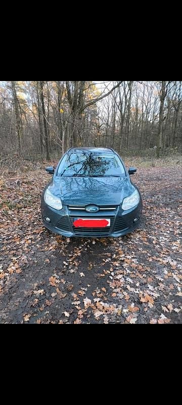 Usado Ford Focus 116 HP (85 kW) 2012 Cinzento Carrinha