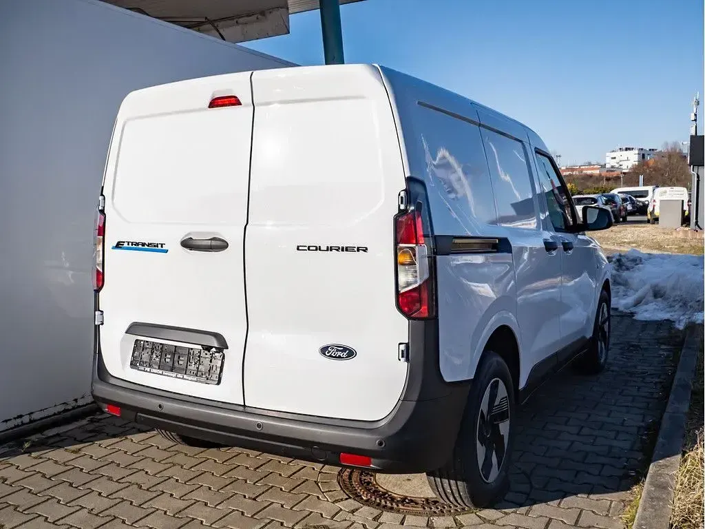 Neu Ford Transit Courier Trend 100 kW (136 PS) 2025 Weiß Van