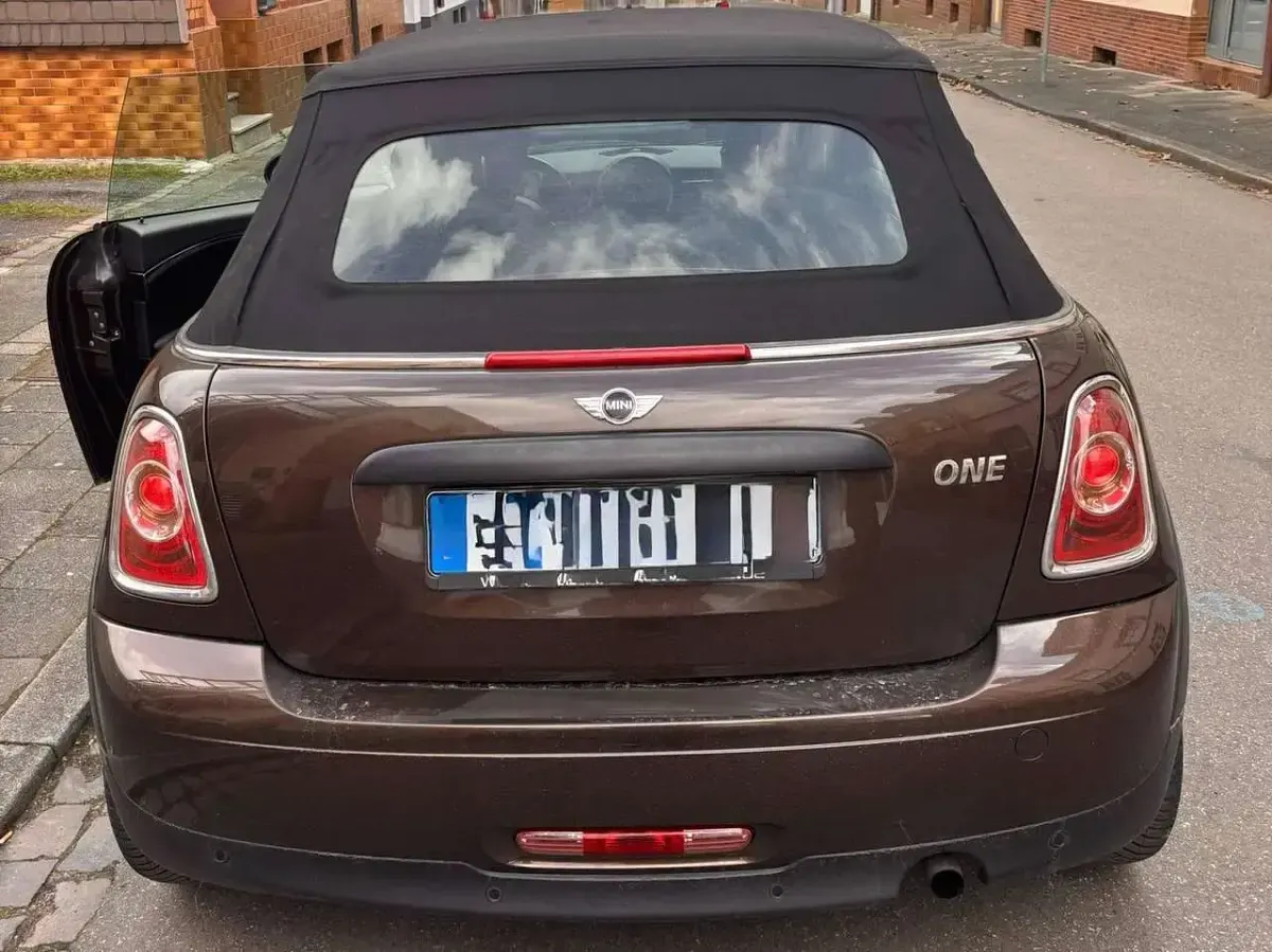 Käytetty Mini One Cabriolet 98 HP (72 kW) 2010 Ruskea Avoauto