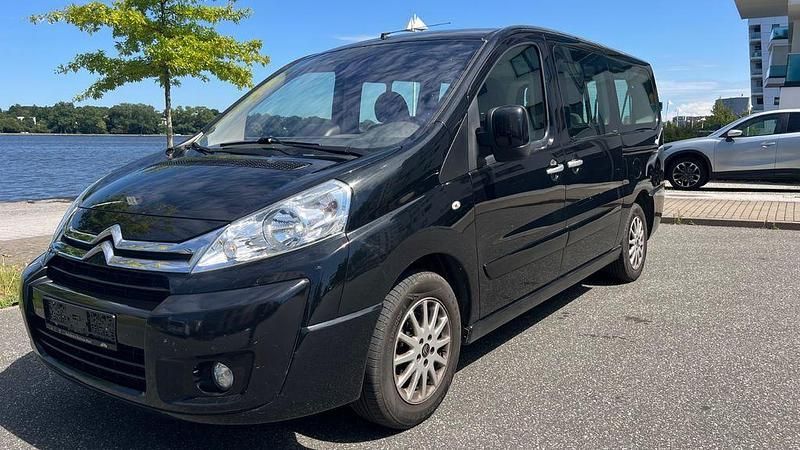 Schwarz Gebraucht 2015 Citroën Jumpy SELECTION Van / Kleinbus | 13.899 € (Etwas zu teuer) - Bild 1/4