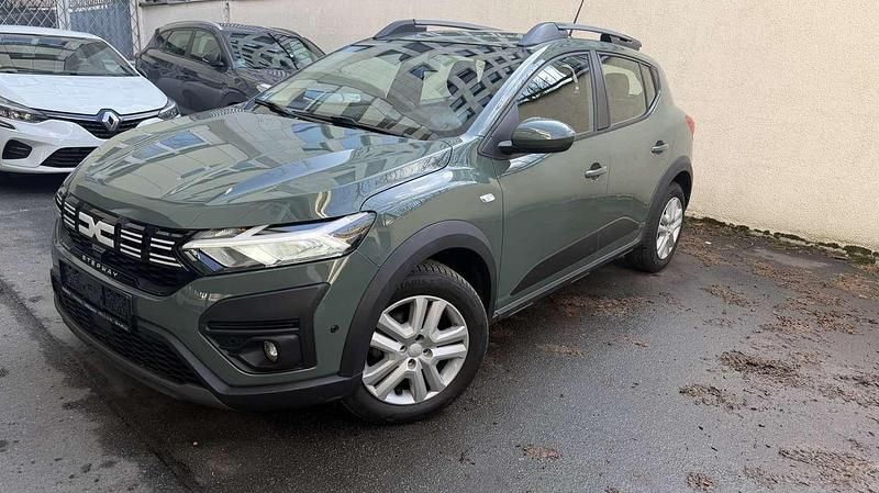 Gebraucht Dacia Sandero Expression 91 PS (66 kW) 2024 Staubgrau Kleinwagen