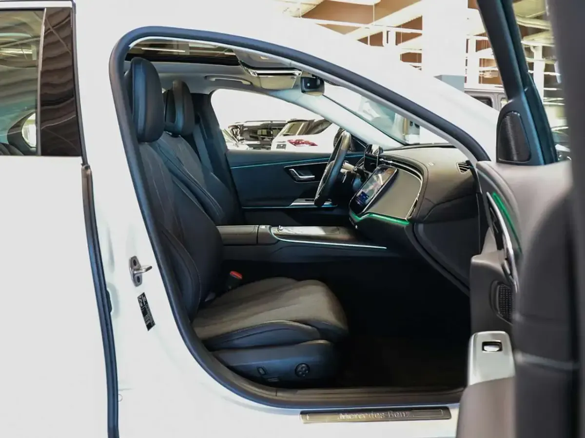 Gebraucht Mercedes E220 Advanced 197 PS (144 kW) 2025 Weiss / polarweiß Limousine