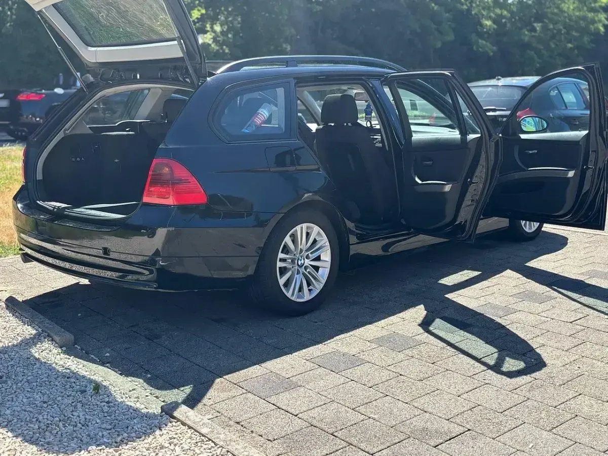 Gebraucht BMW 320 163 PS (119 kW) 2006 Schwarz Kombi
