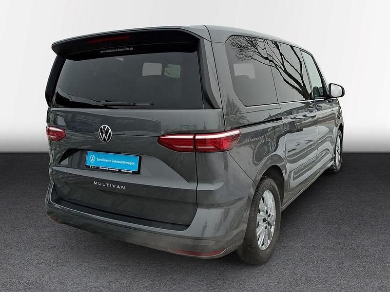 Gebraucht VW Multivan Life 150 PS (110 kW) 2024 Grau Van