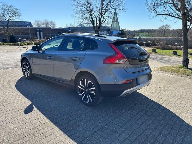 Gebraucht Volvo V40 CC Summum 190 PS (139 kW) 2016 Grau Kombi