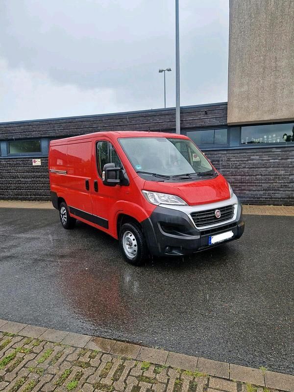 Rot Gebraucht 2019 Fiat Ducato Van | 13.900 € - Bild 1/4