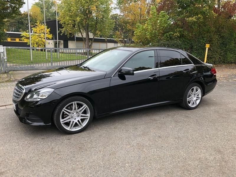 Second-hand Mercedes E250 211 CP (155 kW) 2015 Negru Berlinǎ