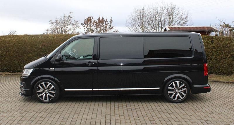 Gebraucht VW Caravelle Highline 199 PS (146 kW) 2019 Schwarz Van / Kleinbus
