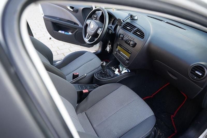 Gebraucht Seat Leon Style 125 PS (91 kW) 2011 Weiß Kleinwagen