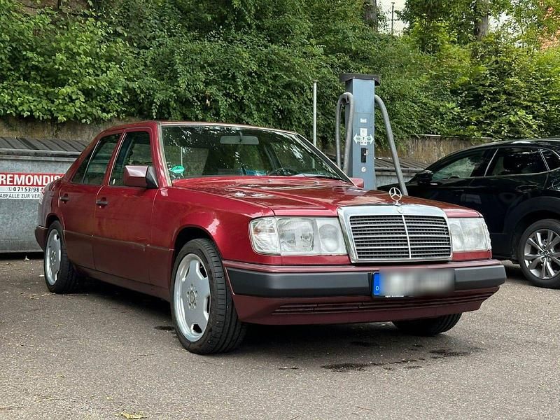 Rot Gebraucht 1990 Mercedes 300 Limousine | 11.000 € - Bild 1/4
