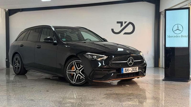 Obsidianschwarz Gebraucht 2022 Mercedes C200 AMG Kombi | 34.950 € (Etwas zu teuer) - Bild 1/4