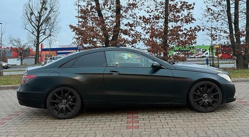 Gebraucht Mercedes E500 388 PS (285 kW) 2009 Grün Coupé