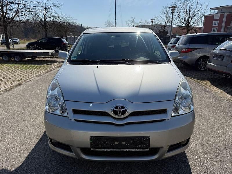 Gebraucht Toyota Corolla Verso 177 PS (130 kW) 2007 Silber Van / Kleinbus