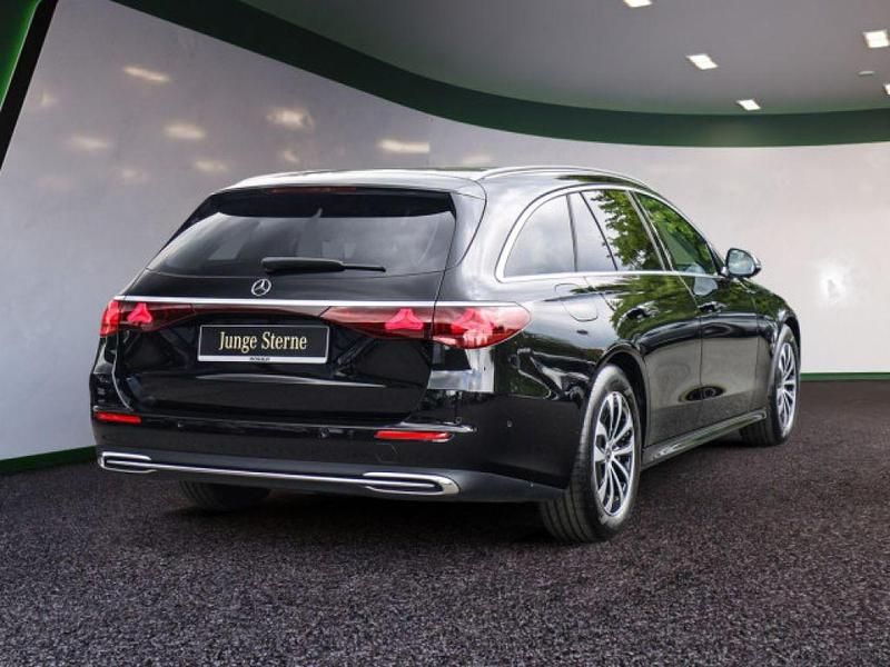 Gebraucht Mercedes E200 Avantgarde 204 PS (150 kW) 2023 Schwarz / obsidianschwarz (metallic) Kombi