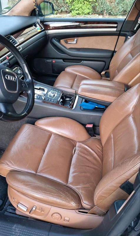 Second-hand Audi A8 326 CP (239 kW) 2005 Albastru Berlinǎ