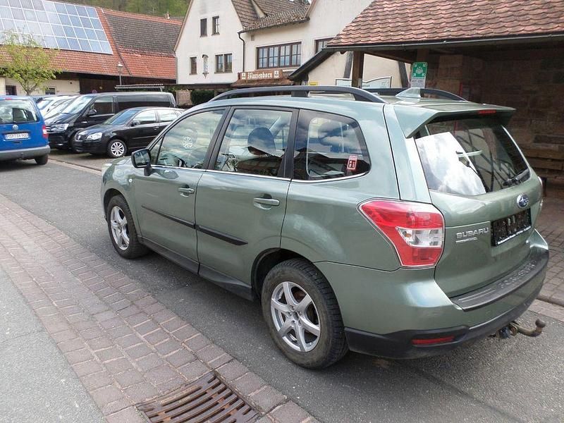 Gebraucht Subaru Forester Active 147 PS (108 kW) 2015 Grün SUV