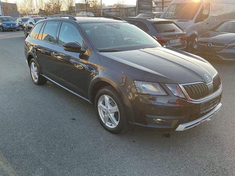 Gebraucht Skoda Octavia Scout 4x4 184 PS (135 kW) 2019 Schwarz Kombi