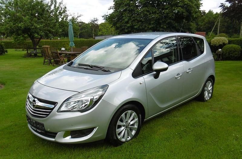 Silber Gebraucht 2017 Opel Meriva Active Van / Kleinbus | 10.850 € (Teuer) - Bild 1/4