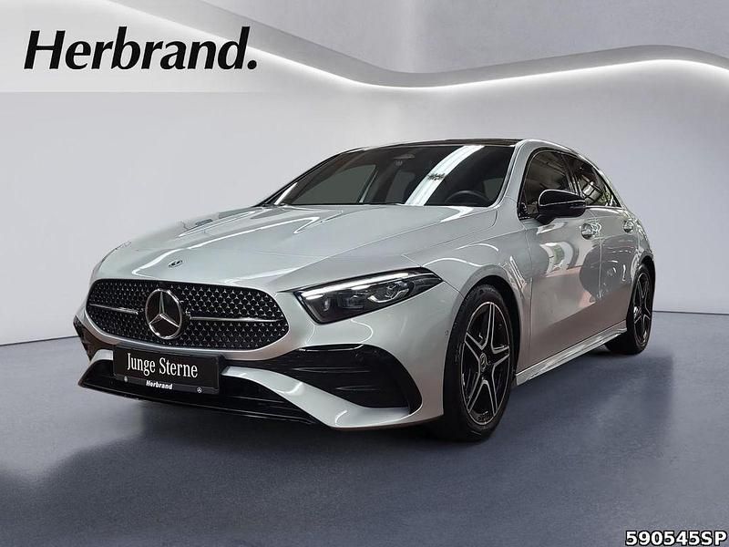 Iridiumsilber metallic Gebraucht 2023 Mercedes A180 AMG line Limousine | 29.980 € (Fairer Preis) - Bild 1/4