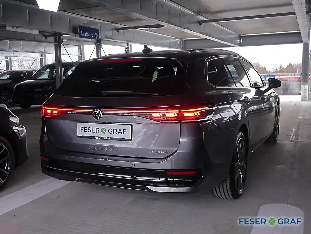 Neu VW Passat Elegance 177 PS (130 kW) 2026 Diabasgrau metallic Kombi