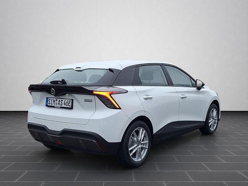 Gebraucht MG MG4 EV 125 kW (170 PS) 2025 Dover white Kleinwagen