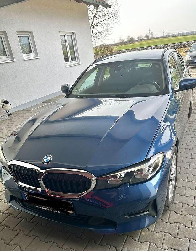 Gebraucht BMW 320 190 PS (139 kW) 2022 Blau Kombi
