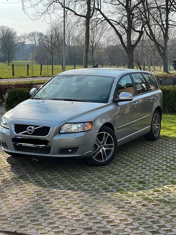 Gebraucht Volvo V50 150 PS (110 kW) 2011 Grau Kombi