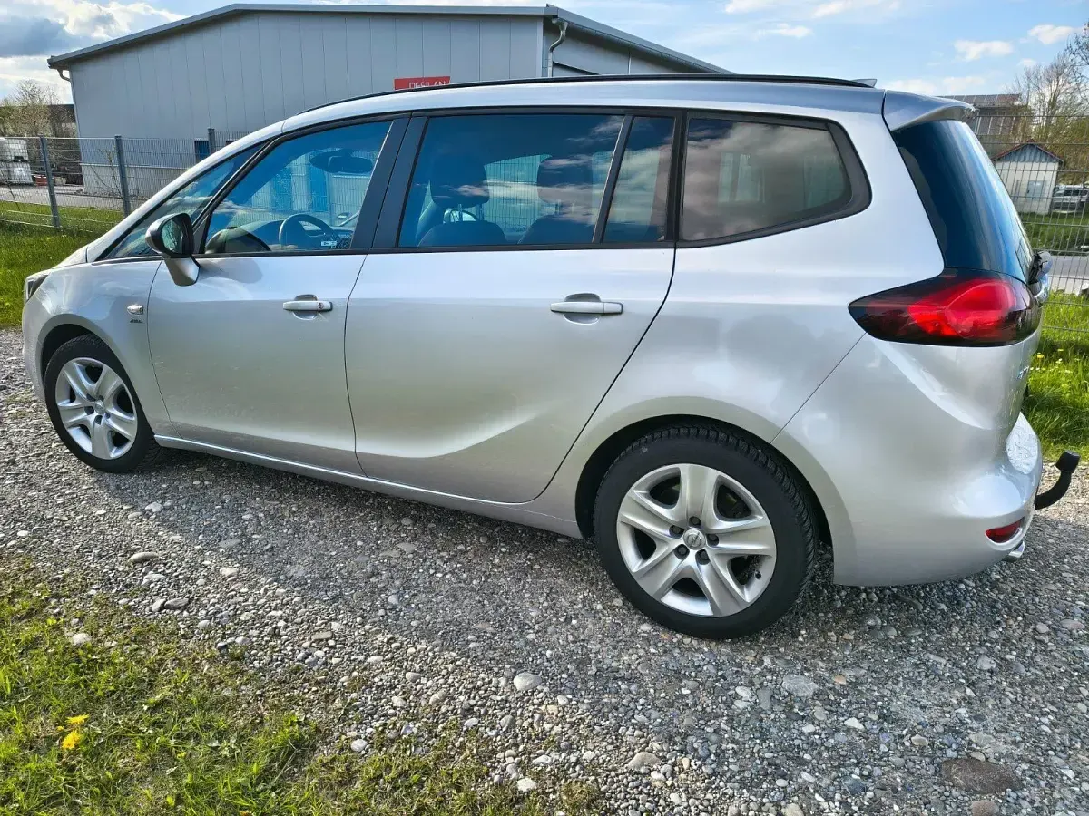 Gebraucht Opel Zafira 170 PS (125 kW) 2017 Silber Van / Kleinbus