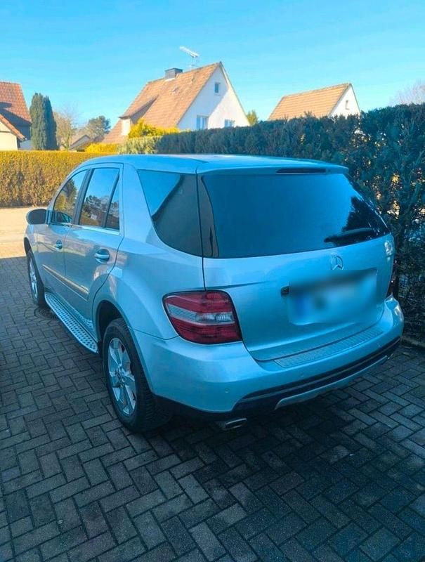 Gebraucht Mercedes ML280 190 PS (139 kW) 2006 Silber SUV