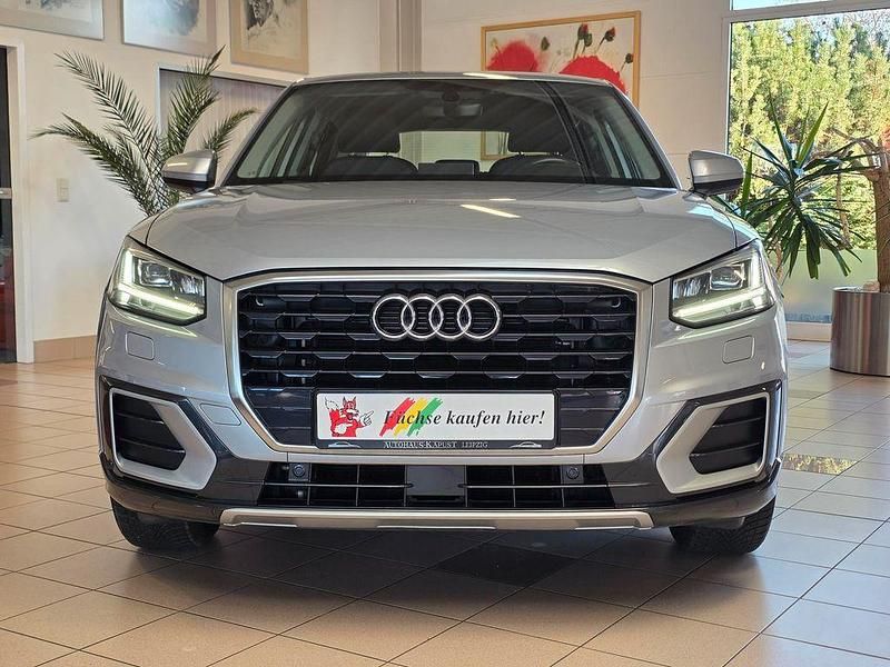 Gebraucht Audi Q2 Design 116 PS (85 kW) 2017 Silber SUV