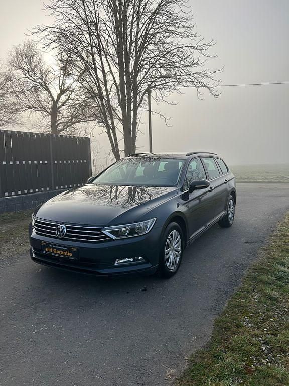 Gebraucht VW Passat Trendline 150 PS (110 kW) 2019 Grau Kombi