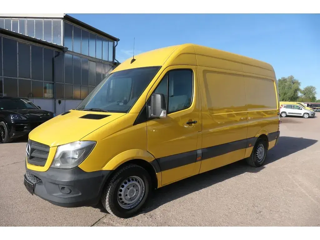 Second-hand Mercedes Sprinter 143 CP (105 kW) 2017 Galben Van