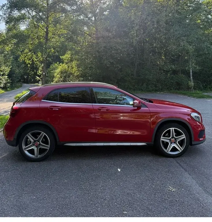 Gebraucht Mercedes GLA250 AMG line 211 PS (155 kW) 2015 Rot SUV