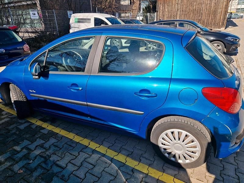 Gebraucht Peugeot 207 Urban Move 95 PS (69 kW) 2009 Blau Limousine