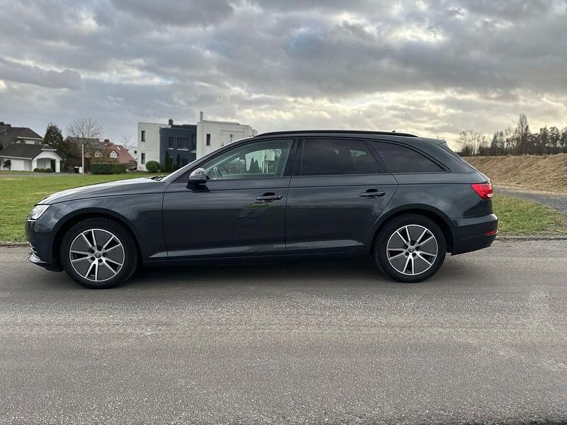 Gebraucht Audi A4 Ambiente 150 PS (110 kW) 2017 Grau Kombi