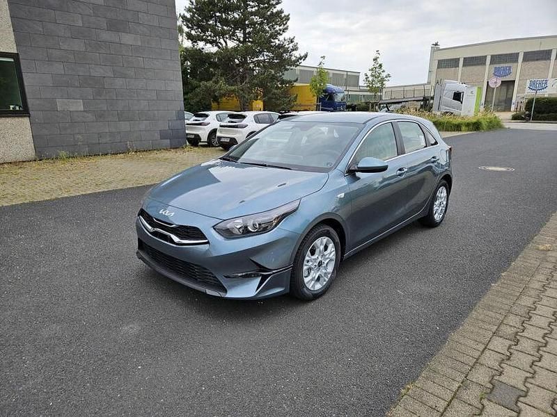 Grau Neu 2024 Kia Ceed | 22.480 € (Guter Preis) - Bild 1/4