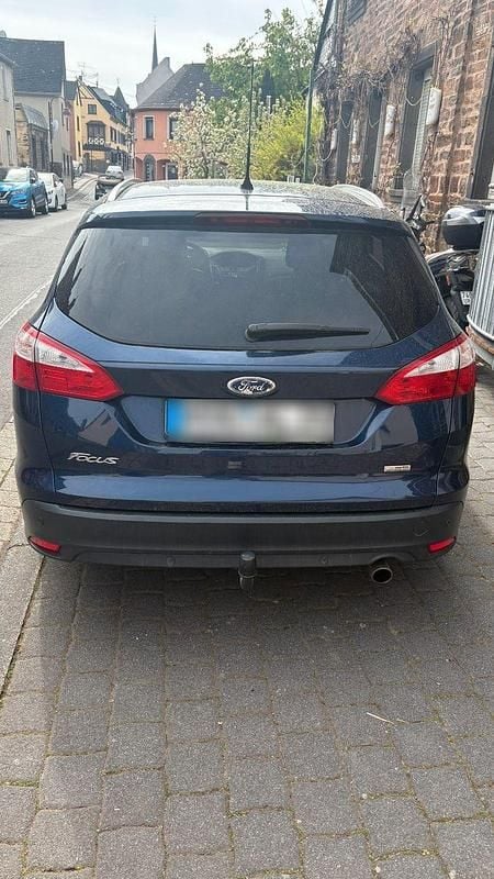Gebraucht Ford Focus Titanium 182 PS (133 kW) 2012 Blau Kombi