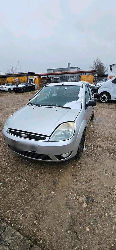 Silber Gebraucht 2003 Ford Fiesta Kleinwagen | 600 € (Superpreis) - Bild 1/4