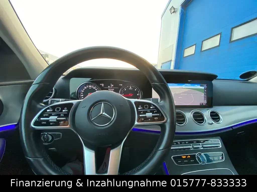 Gebraucht Mercedes E300 245 PS (180 kW) 2019 Blau Limousine