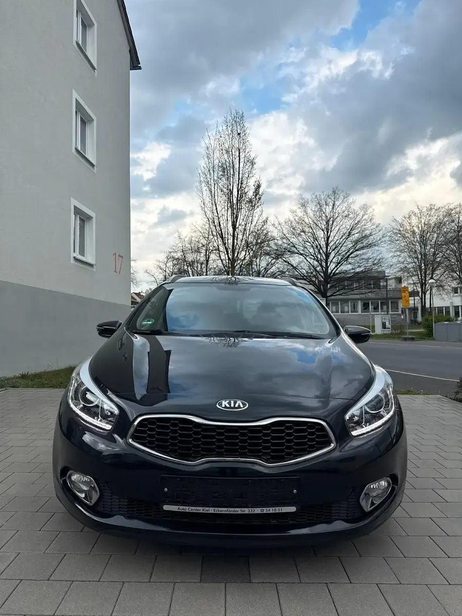Second-hand Kia Ceed 136 CP (100 kW) 2013 Negru Hatchback
