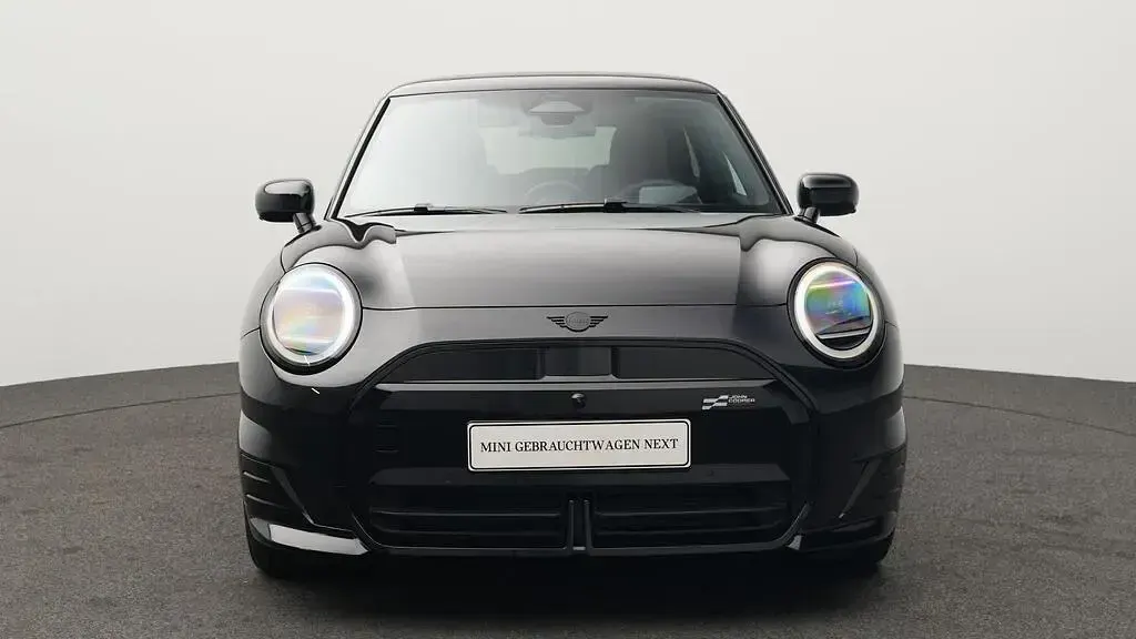 Gebraucht Mini Cooper SE 160 kW (218 PS) 2024 Schwarz Kleinwagen