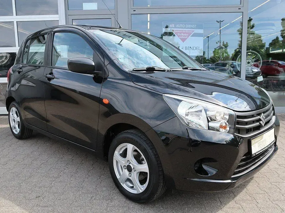Gebraucht Suzuki Celerio Club 68 PS (50 kW) 2017 Schwarzmetallic (metallic) Kleinwagen