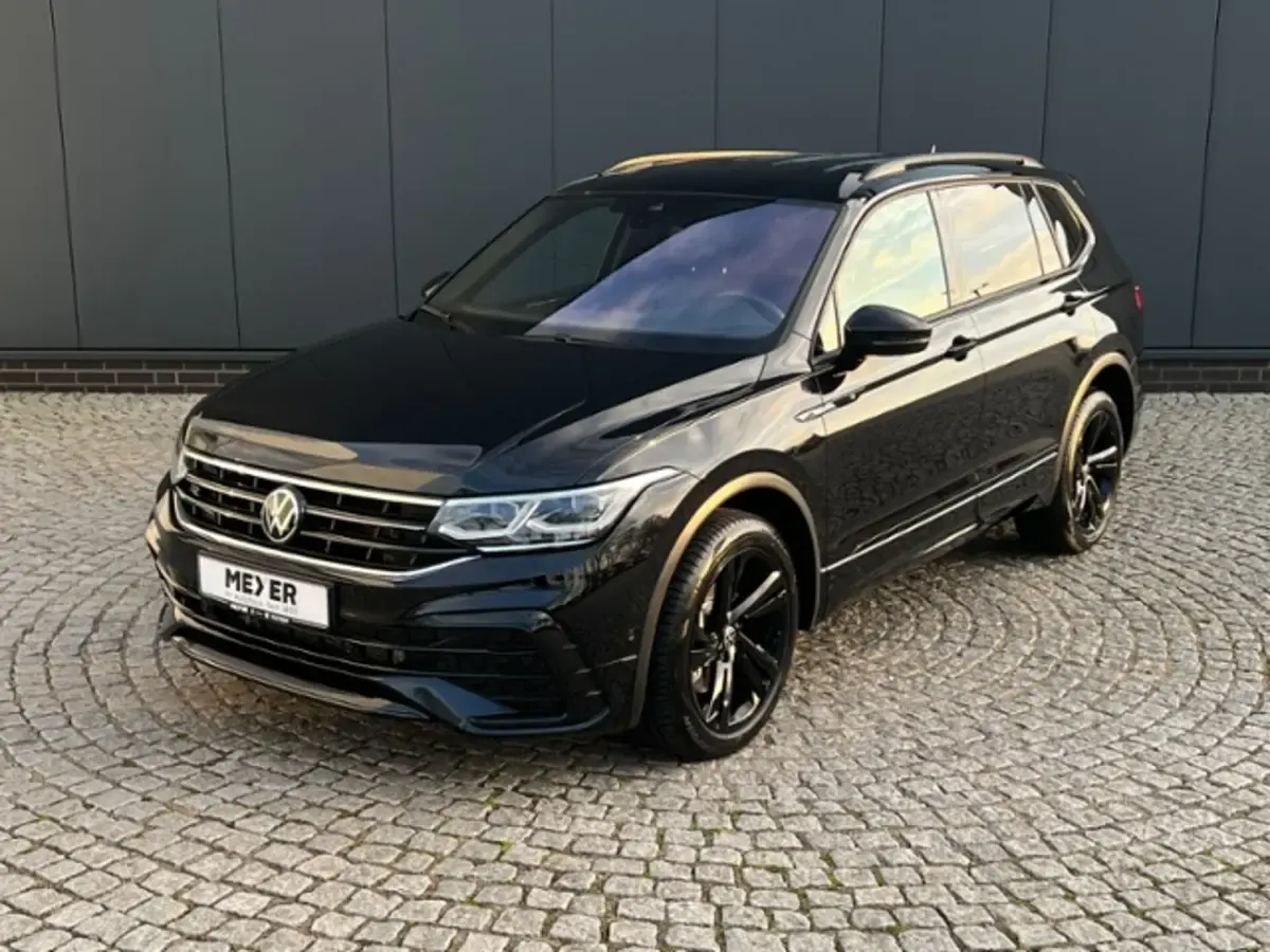 Gebraucht VW Tiguan Allspace R-line 193 PS (141 kW) 2024 Deep black perleffekt SUV