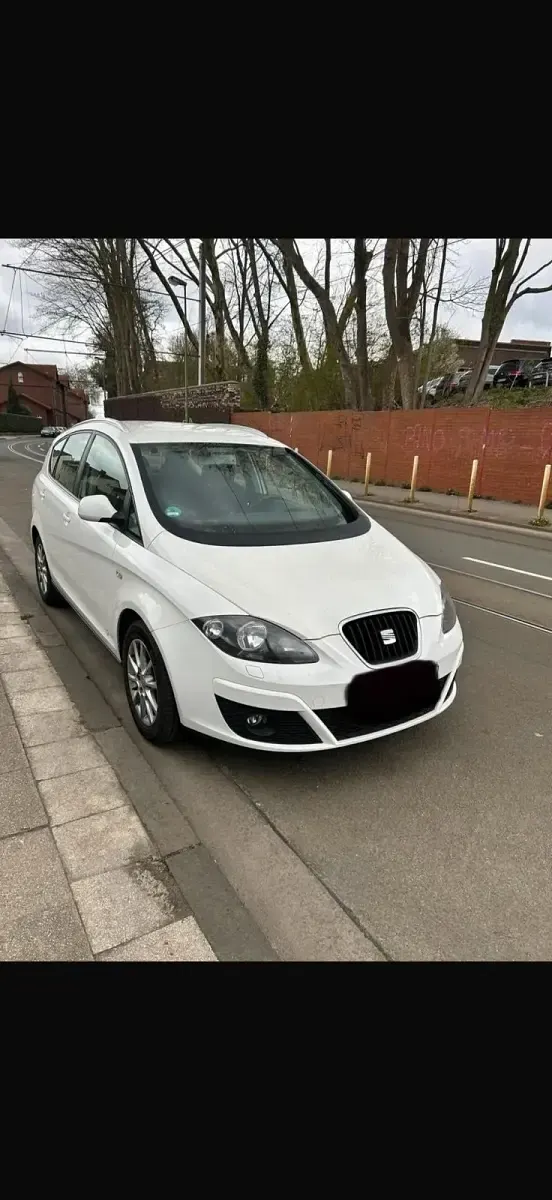 Gebraucht Seat Altea XL 105 PS (77 kW) 2012 Weiß Van / Kleinbus