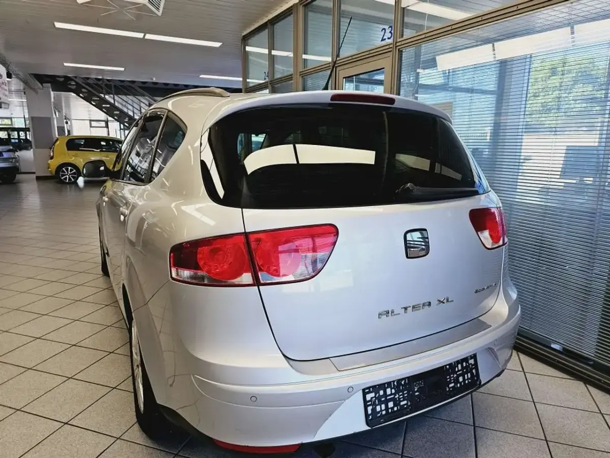 Gebraucht Seat Altea XL 105 PS (77 kW) 2014 Silbermet. Van / Kleinbus